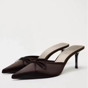 كعب دبوس بني